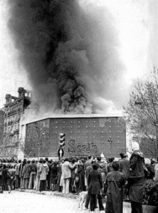 El Scala arde tras el atentado